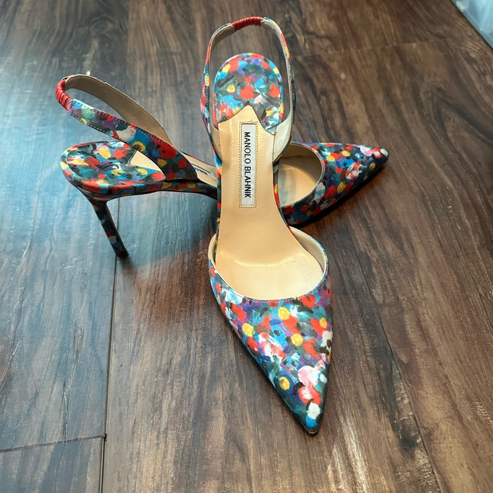 Beautiful multi color heels